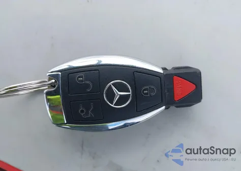 2011 Mercedes-Benz E 350 4Matic z USA, uszkodzony, nr VIN WDDHH8HB8BA219906